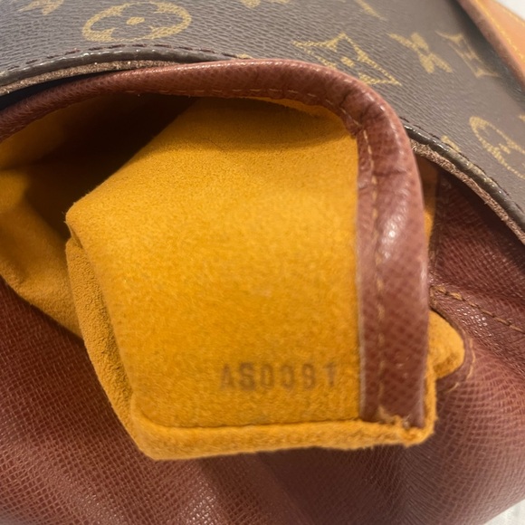 Authentic Louis Vuitton Musette - Picture 8 of 14